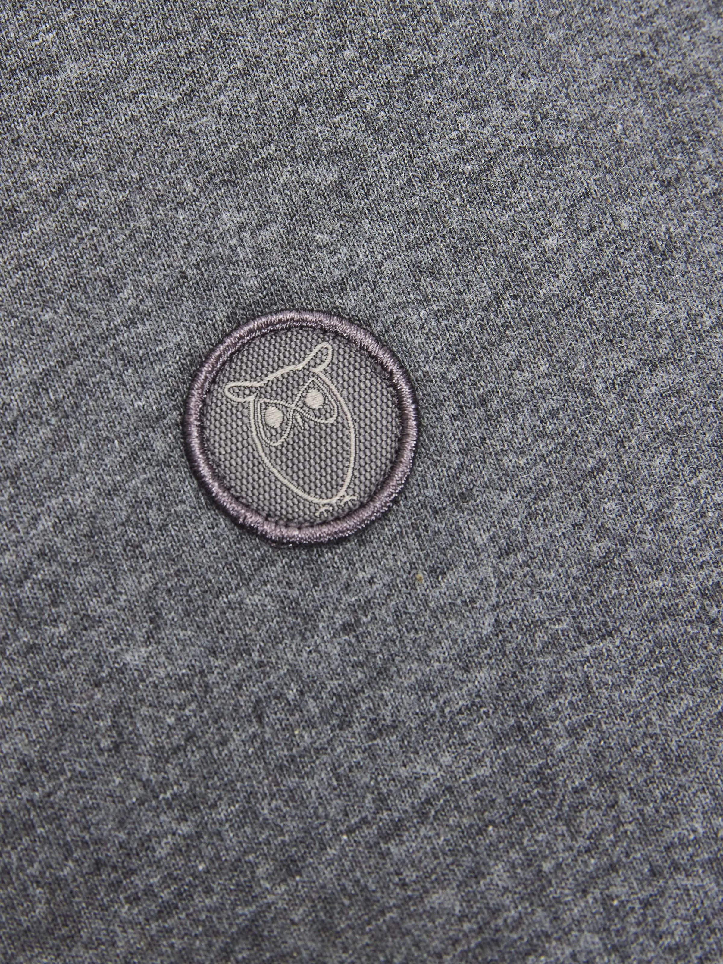Badge long sleeve - Dark Grey Melange Knowledge Cotton