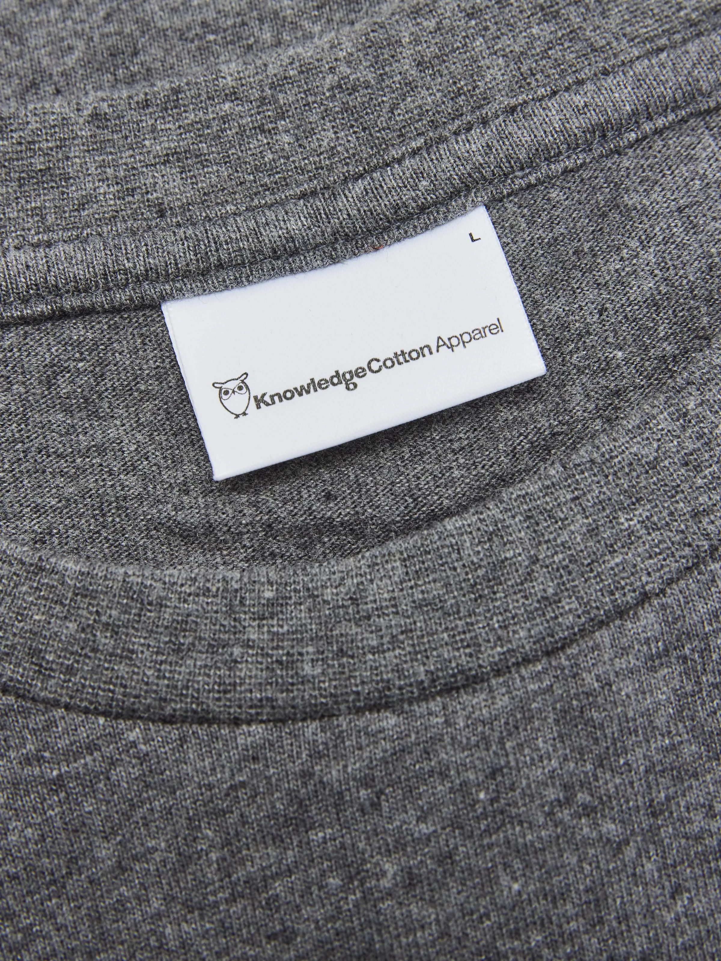 Badge long sleeve - Dark Grey Melange Knowledge Cotton