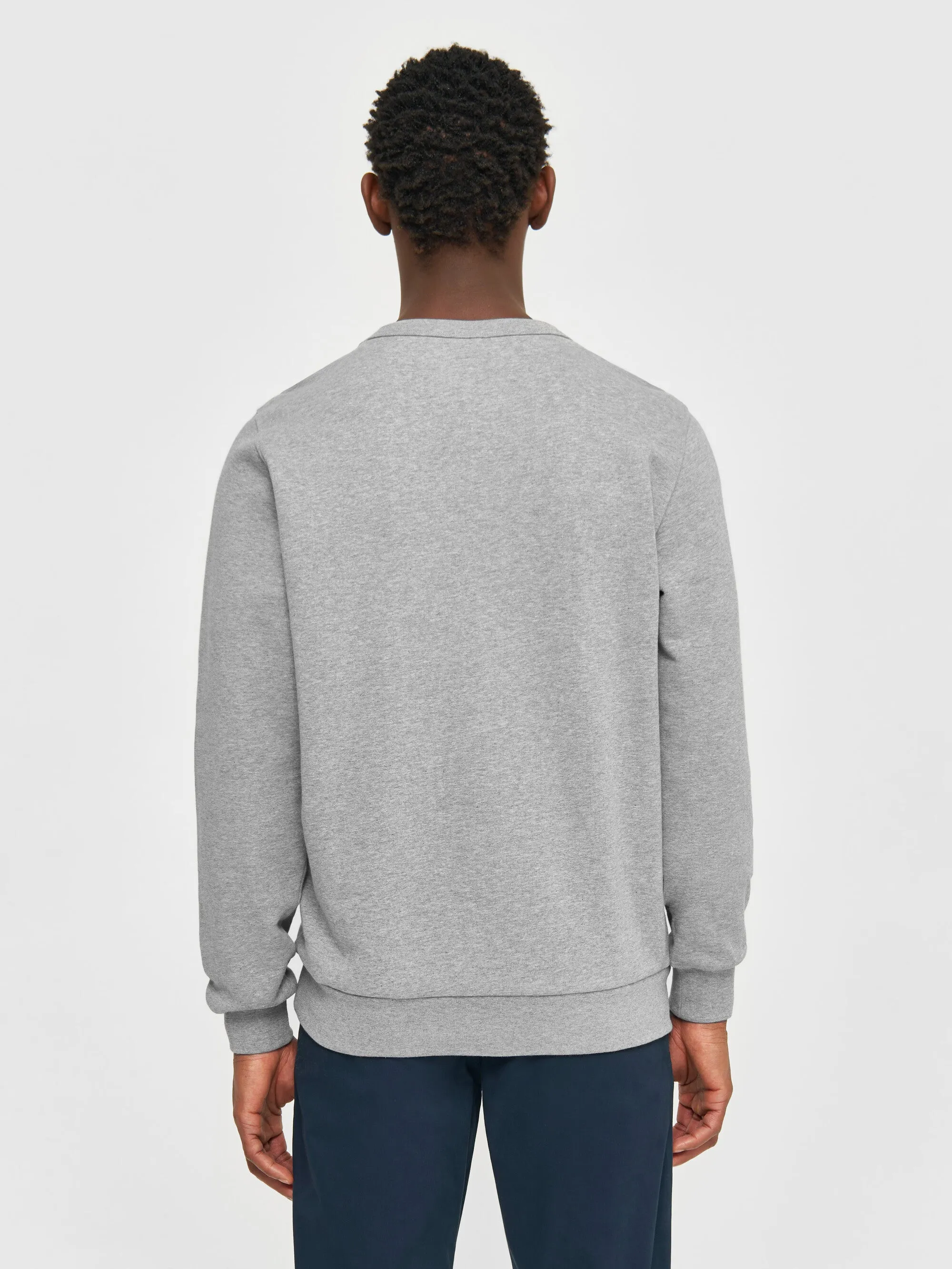 Basic badge sweat - Grey Melange Knowledge Cotton