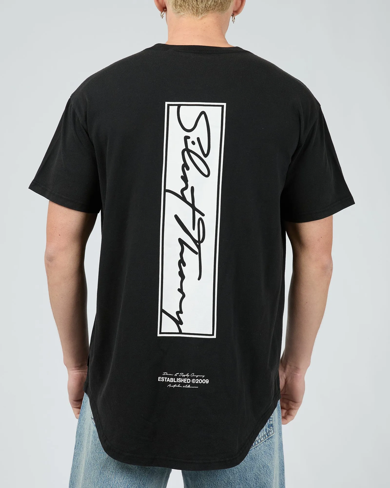 Invest Scoop Tee Washed Black
