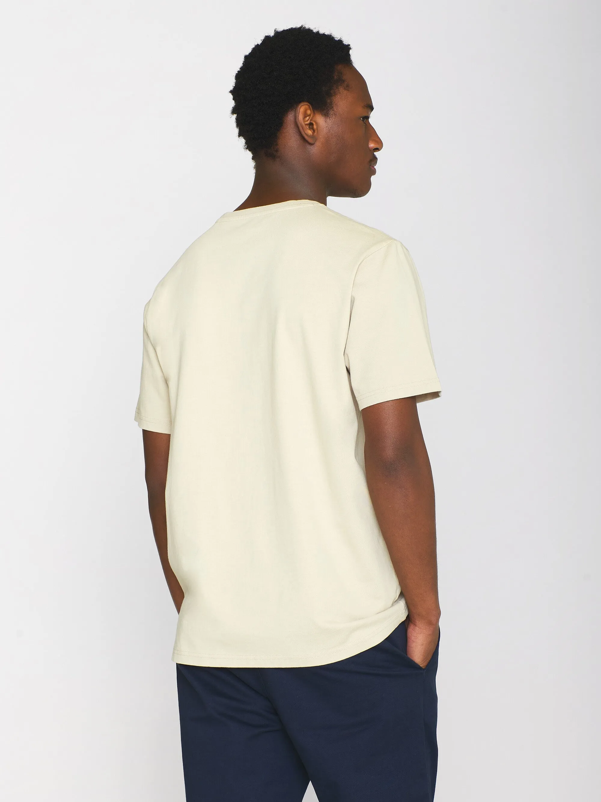 Regular fit Badge t-shirt - Light feather gray Knowledge Cotton
