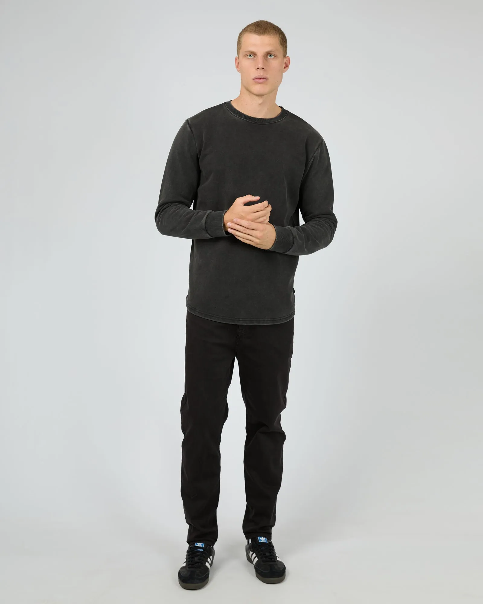 Scoop Crew Washed Black