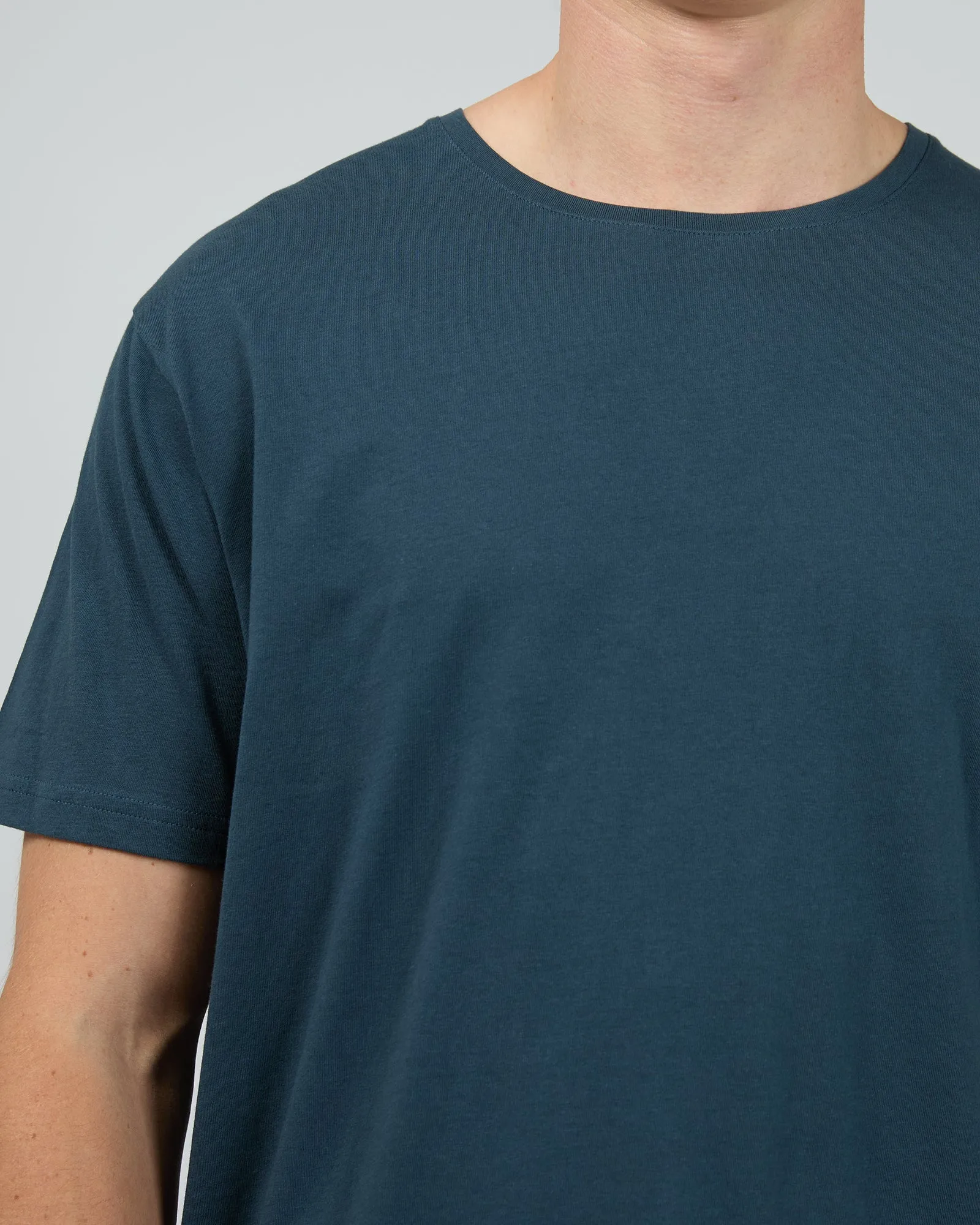Solid Tail Tee Navy