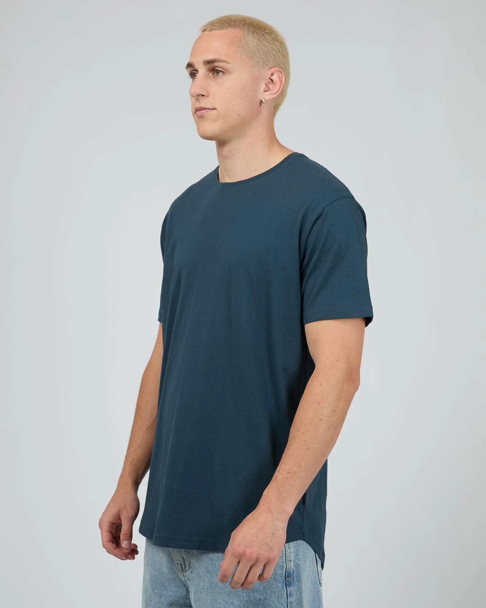 Solid Tail Tee Navy