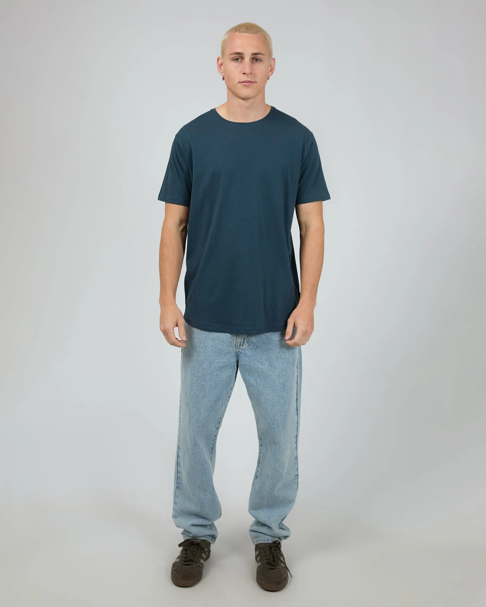 Solid Tail Tee Navy