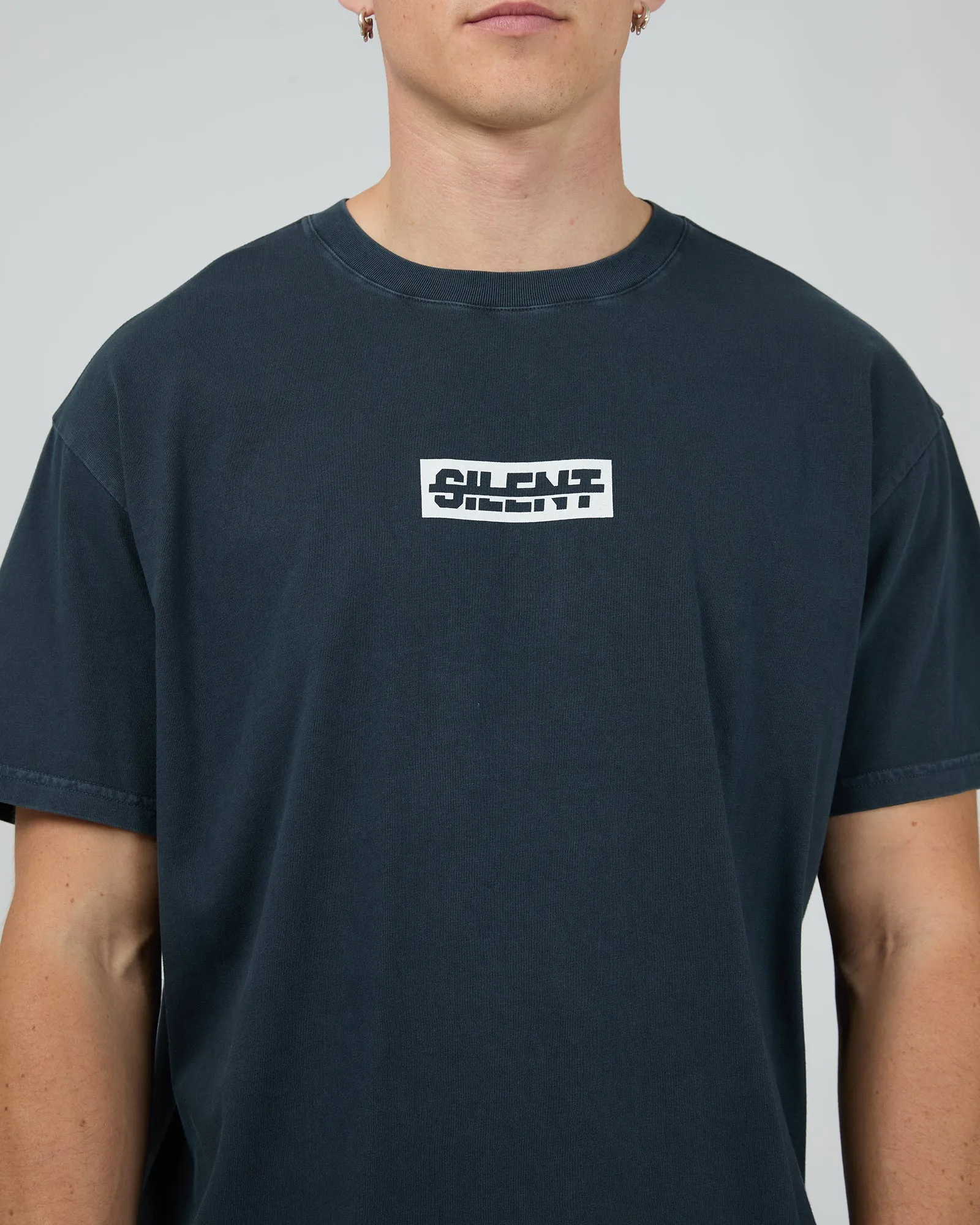 Straight Edge Tee Navy