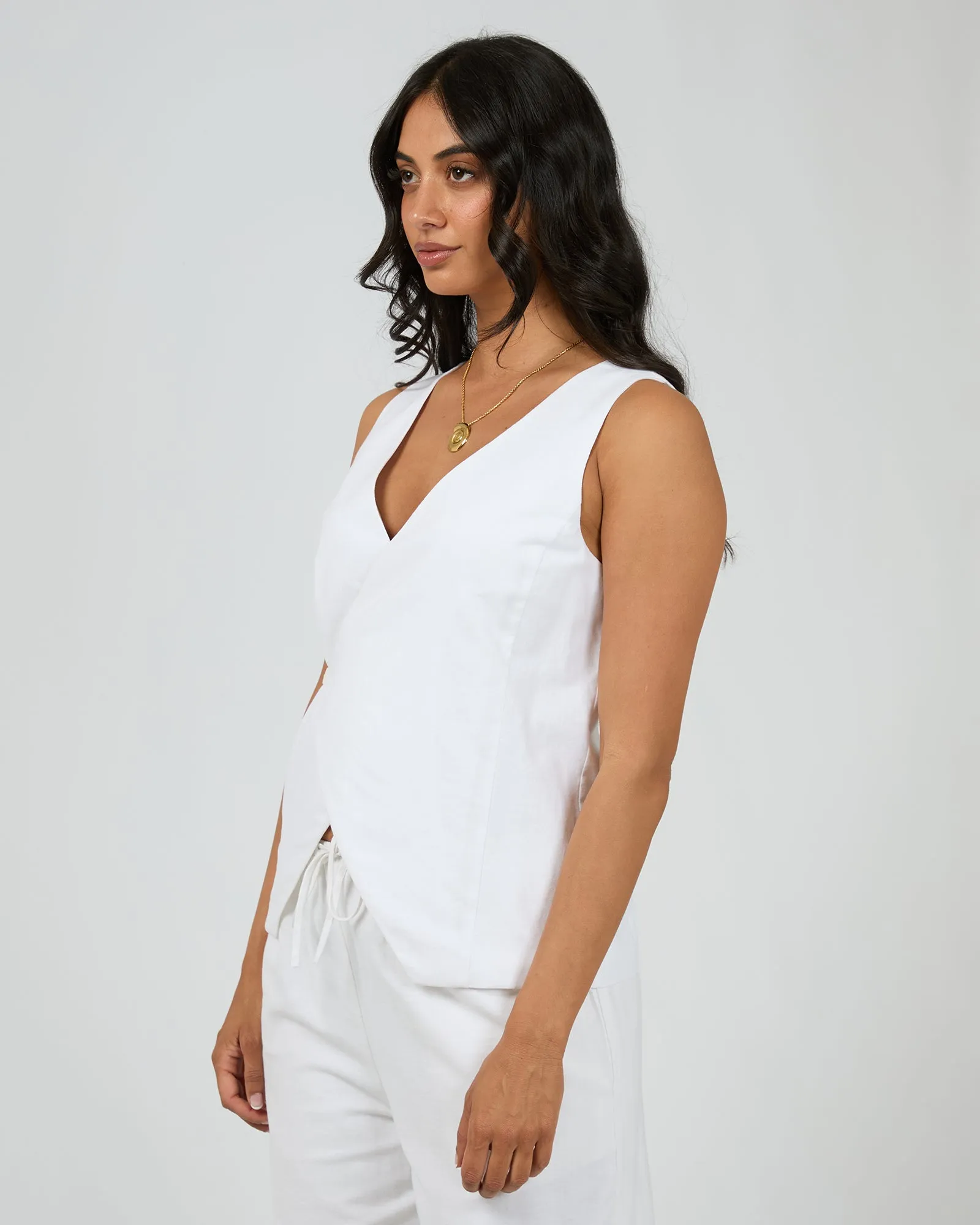 Willa Vest White