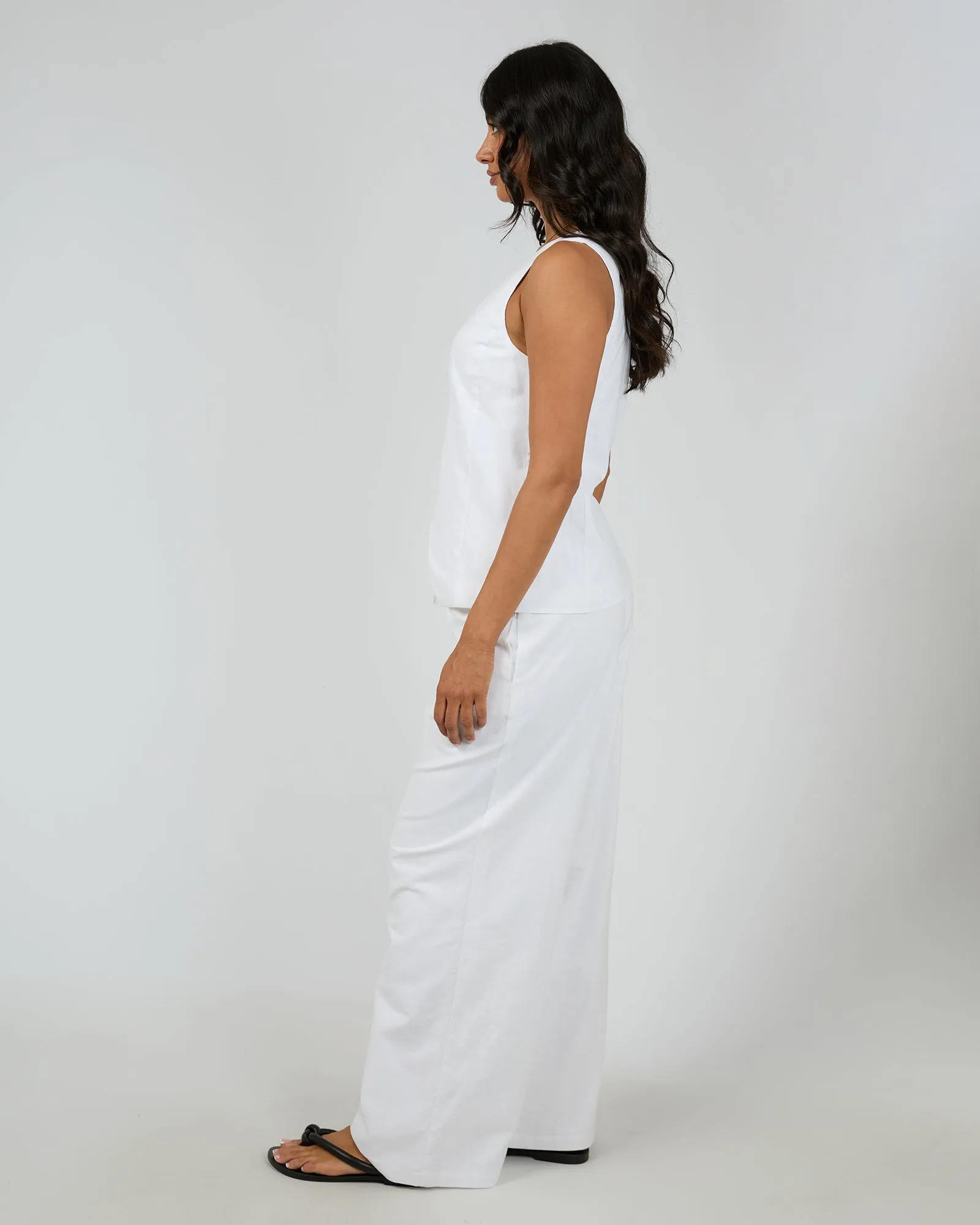 Willa Vest White
